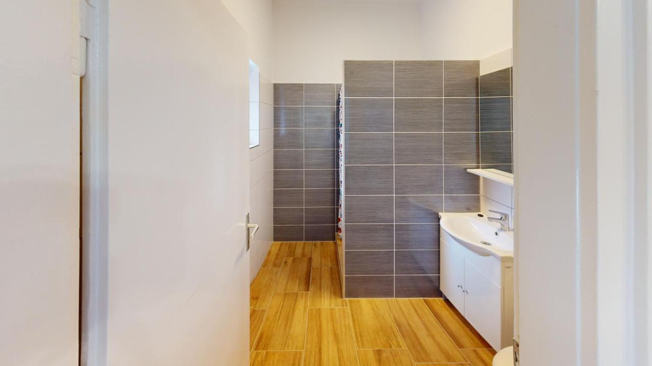 Family Apartman ميسكولك المظهر الخارجي الصورة