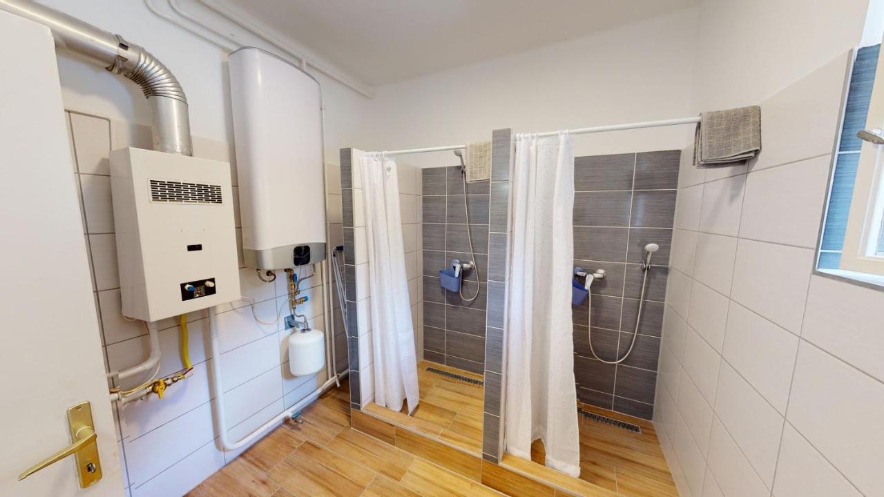 Family Apartman ميسكولك المظهر الخارجي الصورة